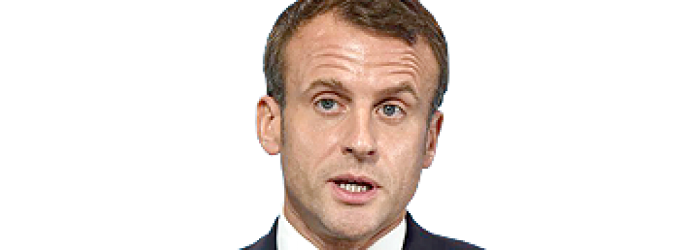 Emmanuel Macron Png Picture (pink, salmon, white, black, silver)