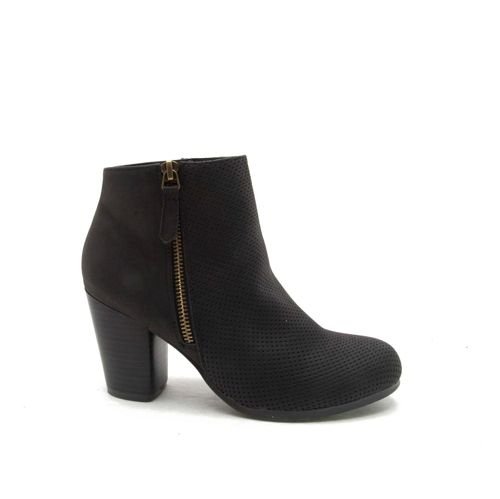 Booties Png Free Download (white, black)